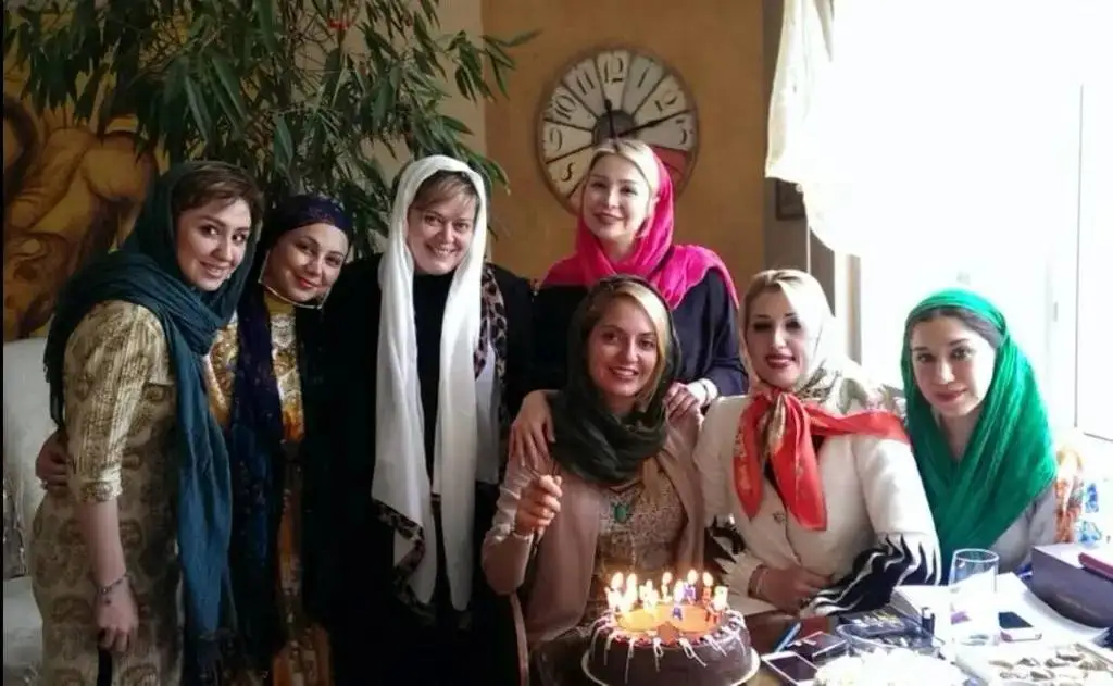 عکس دیده نشده از جشن تولد (مهناز افشار) با حضور بهنوش بختیاری و بهاره رهنما 10 سال پیش ! - همه الان جوانترند