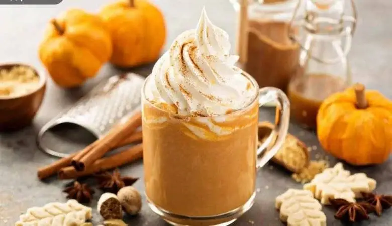 پامپکین اسپایس لاته ؛ مشهورترین نوشیدنی دلپذیر پاییزی کافه ها