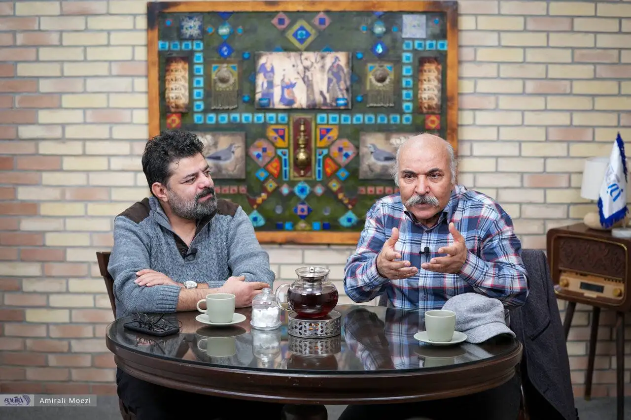 فیلمی برای بالا ماندن پرچم سینه سوخته ها - یک کتک خور چه طور کتک زن می شود؟ - کارگردانی که پشت صحنه سینما، روابط آدم هایش و اتفاقات آن برایش مهم است