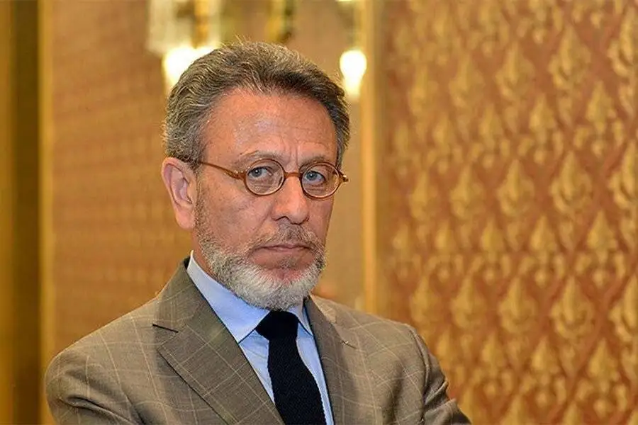 (رضی آقامیری): اگر حراج تهران نبود بسیاری از هنرمندان هیچ وقت دیده نمی شدند