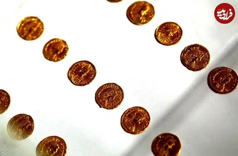 (کوزۀ گنج روم باستان) در جریان بازسازی سالن تئاتر از زیر خاک بیرون آمد