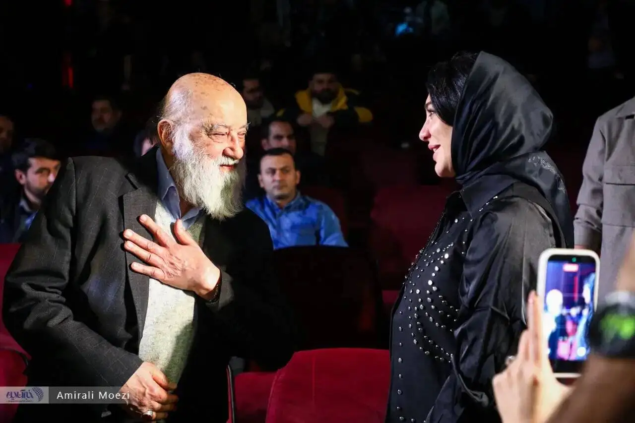 پاسخ بازیگر سوری حاضر در جشنواره فجر به منتقدان حجابش در ایران: هیچ کس چیزی را بر من تحمیل نکرد