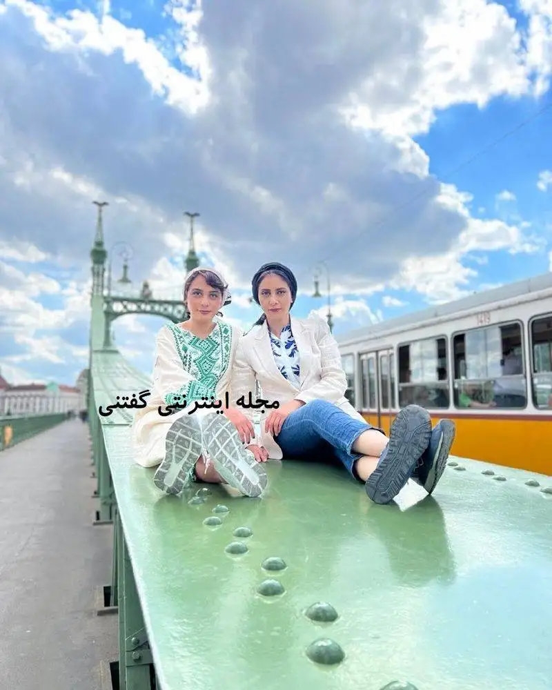 عکس بهاری و دونفره مارال فرجاد بازیگر سریال باخانمان با خواهرش در خارج از کشور