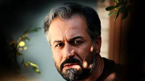 عکس عاشقانه های فوق العاده دانیال حکیمی با زن فوق زیبا و جوان با چشم رنگی اش ... - چه ترکیب زناشویی جذابی ...