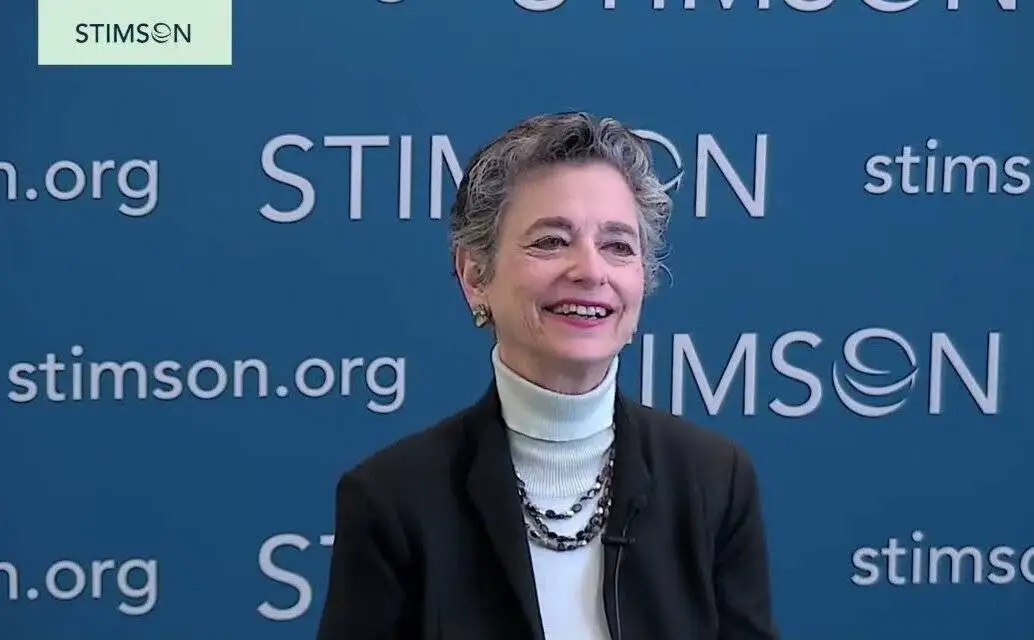 تحلیل گر آمریکایی: به تمدید مکانیسم ماشه خوش بین نیستم - ایران برای مدتی از حق غنی سازی چشم پوشی کند - ترامپ فکر می کند به طریق نظامی مساله را حل کرده