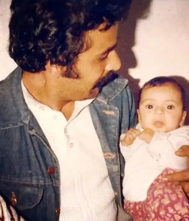 ببینید؛ نوزادی رویا میرعلمی در آغوش پدرش + عکس