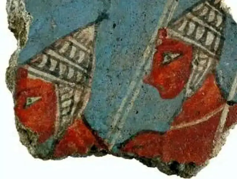 کلاه خودهای چند هزار ساله از عاج گراز - عکس