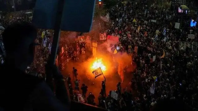 هاآرتص: همان گونه که آیت الله خامنه ای گفت،اسرائیل با خطر فروپاشی روبه رو است