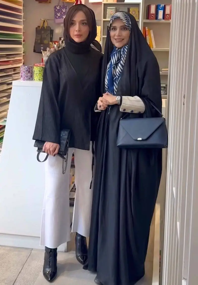 تصاویر - المیرا دهقانی زیباتر از همیشه در جشن امضای کتاب ... - خوش استایل و تیپ مینیمال 