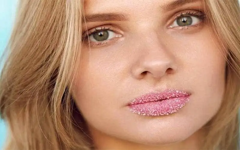 روش ساخت اسکراب لب خانگی برای جلوگیری از خشکی لب