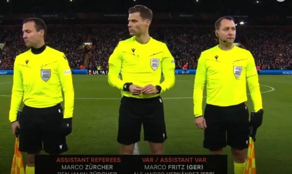 عکس - دوقلوهای دیده نشده در بازی بارسلونا و المپیاکوس