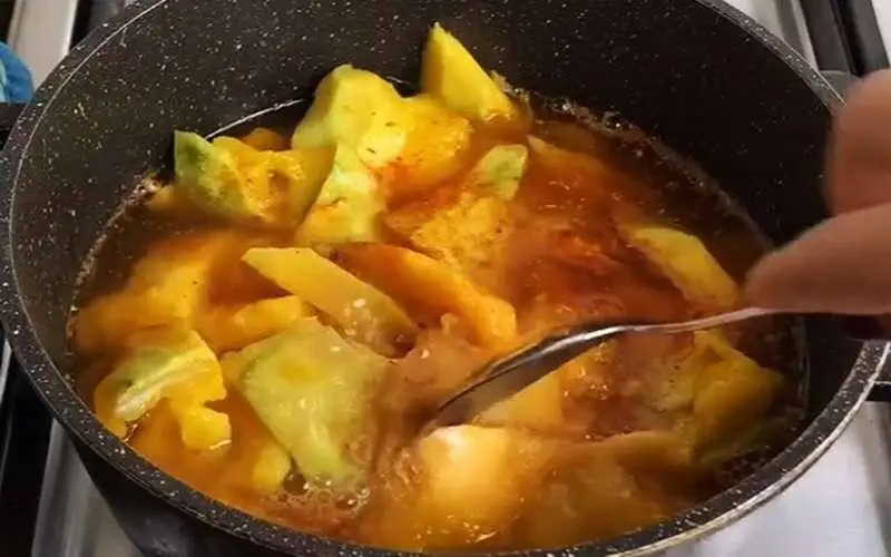درست کردن سس انبه؛ تجربه ای متفاوت در آشپزخانه