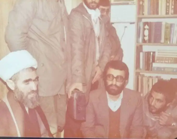 ناگفته های نفر دوم وزارت ارشاد - از شب های شعر گوته تا اختلاف با وزیر آموزش و پرورش و همکاری با موشکی سپاه - ماجرای دیدار رهبری با مدیران مطبوعات