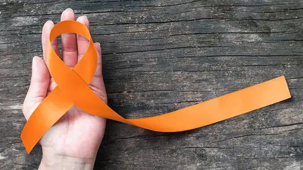 10 نشانه خاموش بیماری ام اس که جوانان را درگیر می کند - چرا زنان بیشتر از مردان به ام اس مبتلا می شوند؟