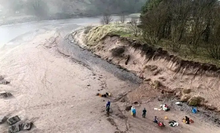 این ردپاهای ساحلی 2 هزار سال قدمت دارند - عکس