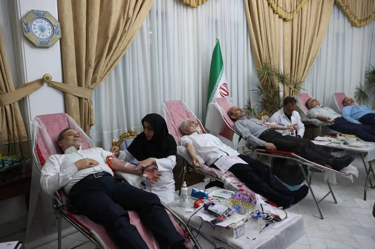 عراقچی به خانواده های داغدار تسلیت گفت و با مصدومین اعلام همدردی کرد - عکس