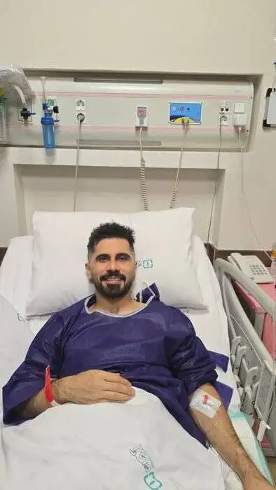 تصویر - نخستین تصویر از امید عالیشاه بعد از عمل جراجی- واکنش جالب کاپیتان پرسپولیس