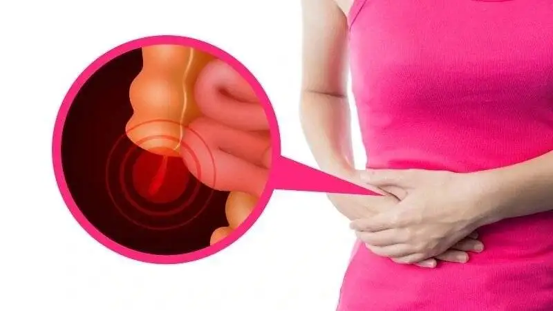 دلیل درد در ناحیه راست شکم چیست و چه زمانی باید به پزشک مراجعه کرد؟