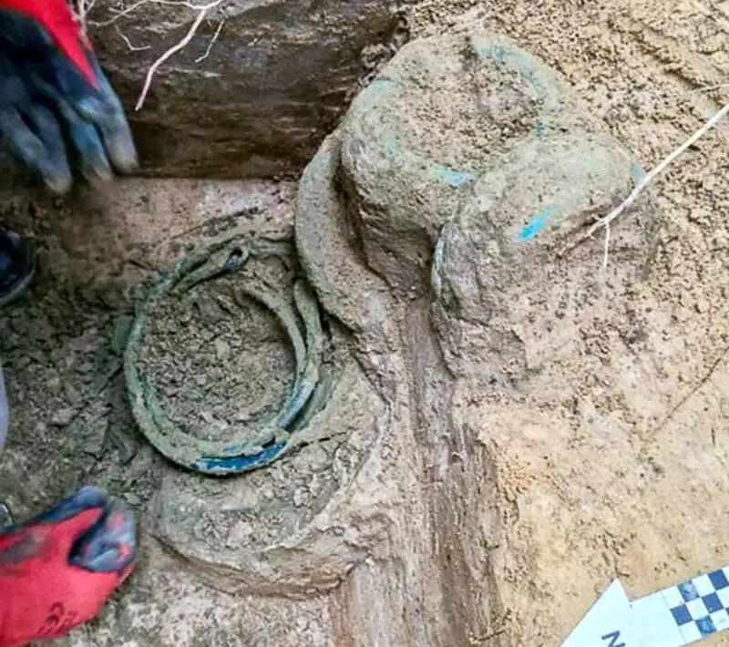 پیدا شدن جواهرات 2800 ساله توسط جویندگان آماتور + عکس