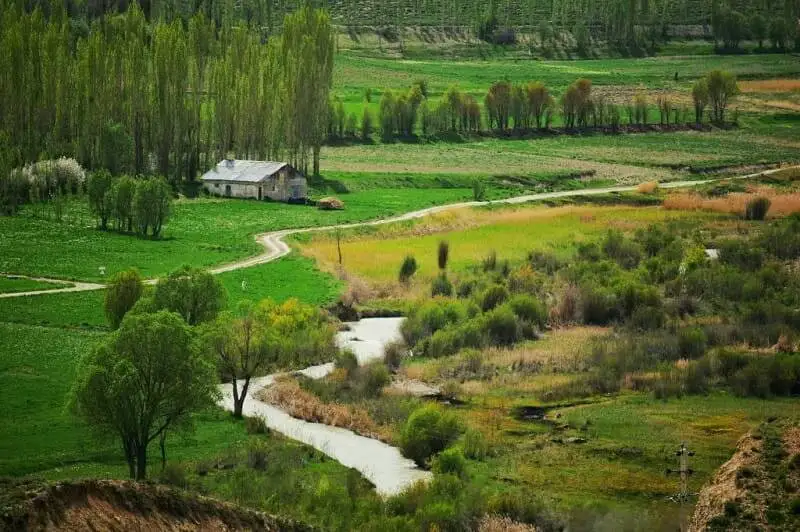 گشت و گذار در ییلاقات بهاری تهران - سفر یک روزه به دل بهار