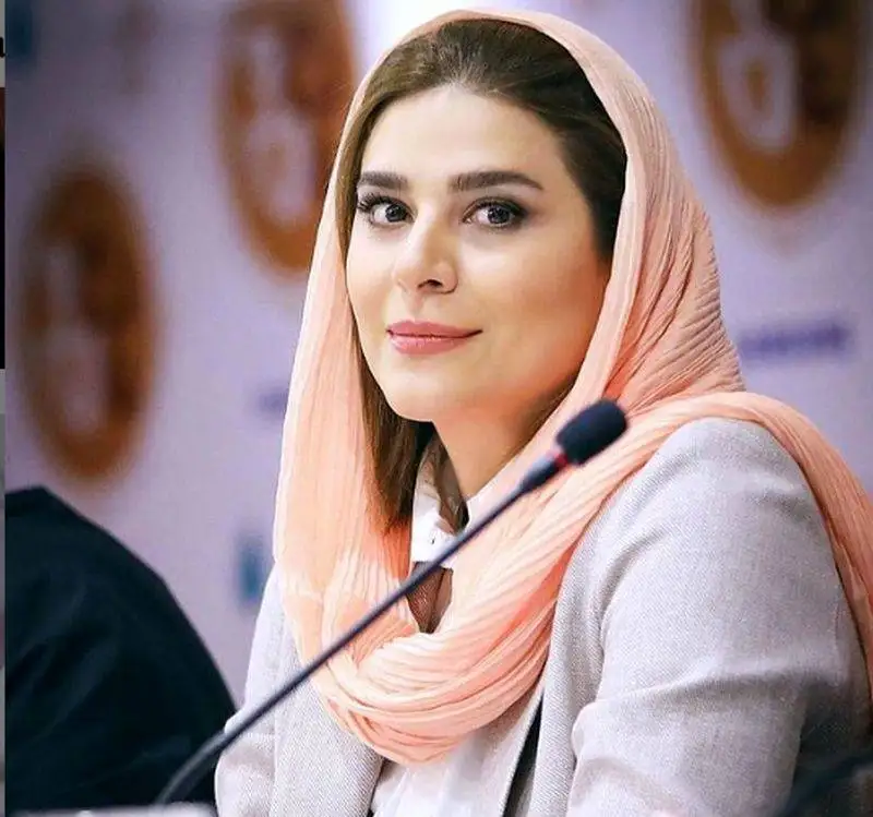 تصاویر - قد بلند ترین خانم بازیگران ایرانی - از مریم مومن تا کتایون ریاحی ! + قد دقیق 37 خانم بازیگر و ...