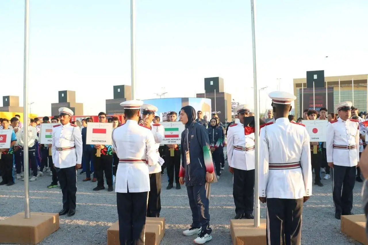 عکس - اهتزاز پرچم ایران در بحرین