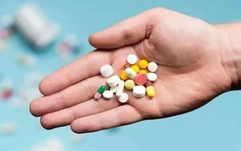 چه کار کنیم قرص و کپسول در گلو گیر نکند؟