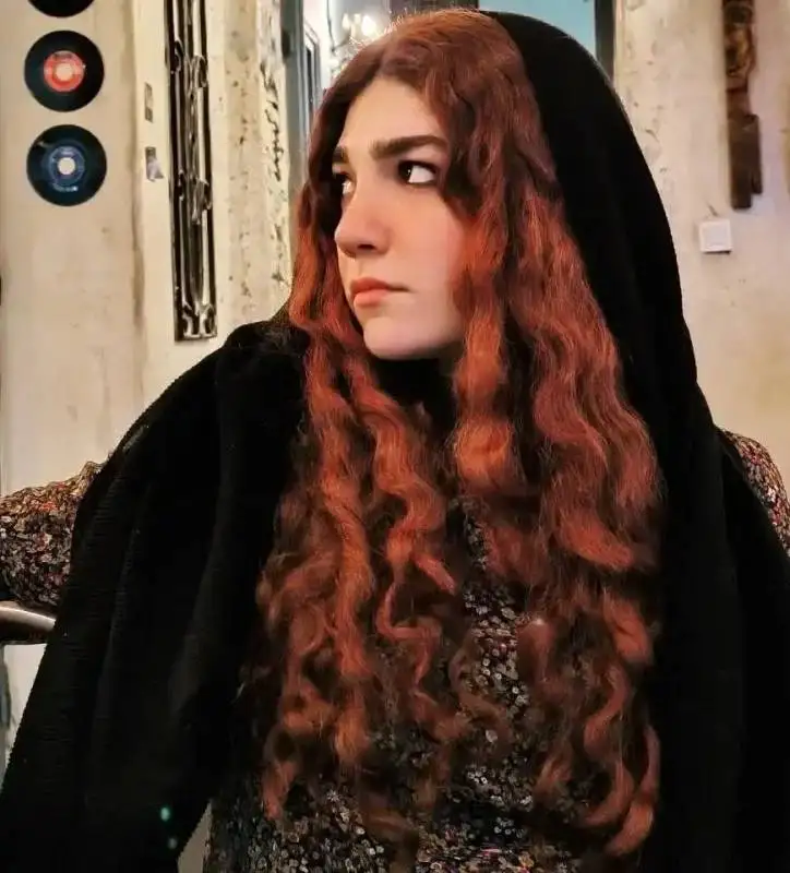 عکس دیدنی (غزاله) خارج از سریال طوبی در سال 1404 - خارج از دوربین قابل شناسایی نیست!