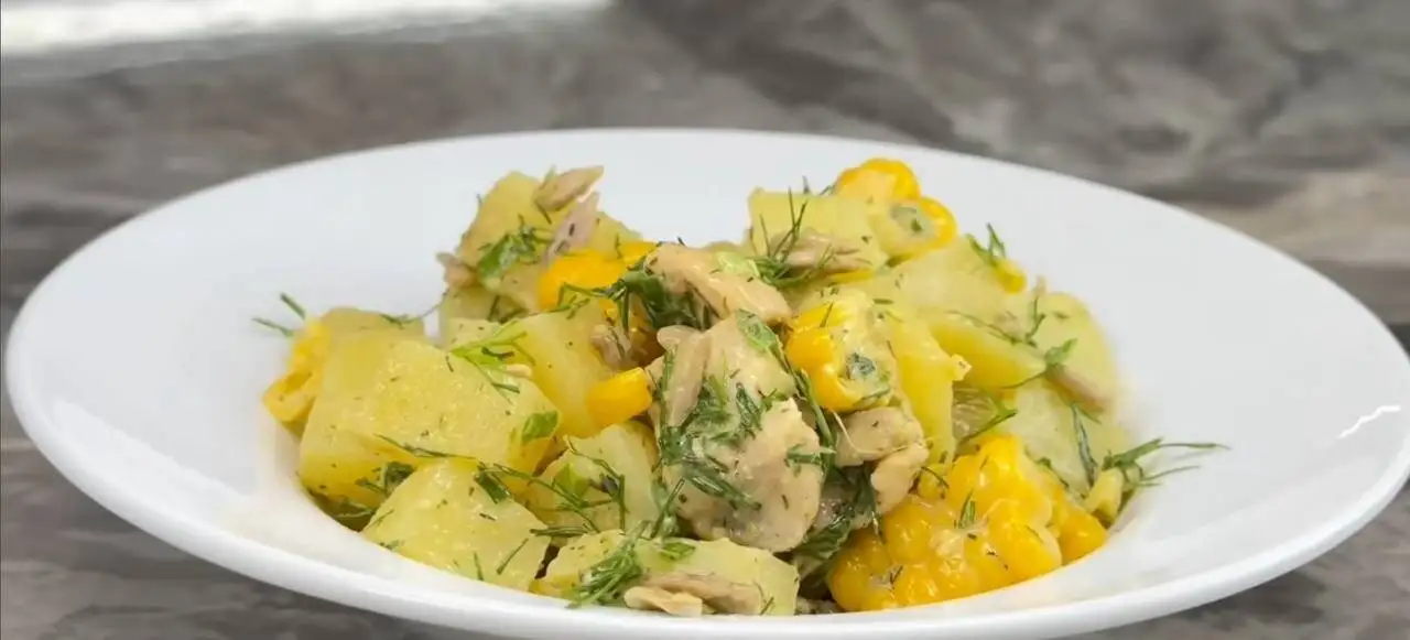 سالاد سیب زمینی و ذرت با شوید ؛ ساده ، خوش عطر و دوست داشتنی