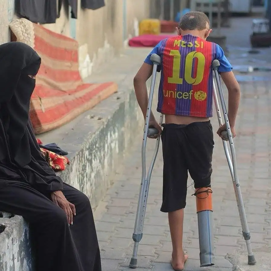 مسی یک پا دل بارسایی ها را به درد آورد! + عکس