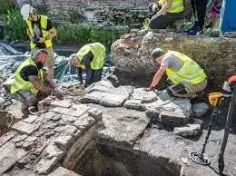 کشف حیرت انگیز باستان شناسان - شوالیه ای که با شمشیرش به دنیای مدرن بازگشت!