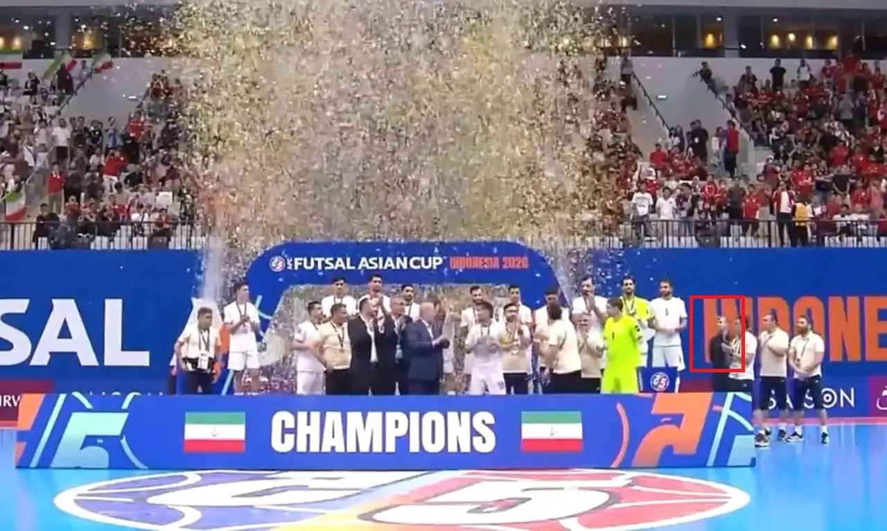 عکس - شمسایی در جشن قهرمانی شرکت نکرد!