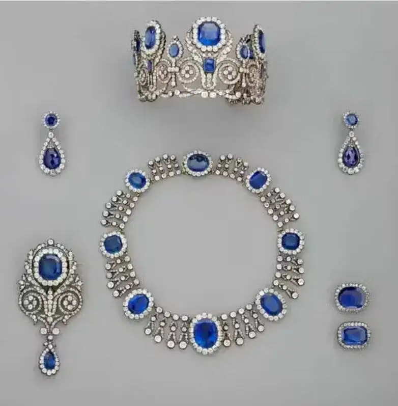 جزئیاتی از شرم آورترین سرقت تاریخی فرانسه - چگونه جواهرات دوران امپراتوری تنها در عرض 4 دقیقه سرقت شدند؟