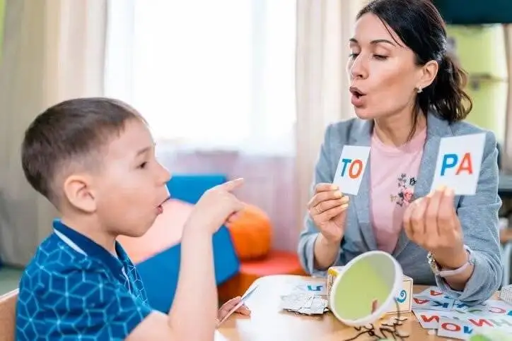 کارکردهای مهم گفتار درمانی برای بهبود تکلم