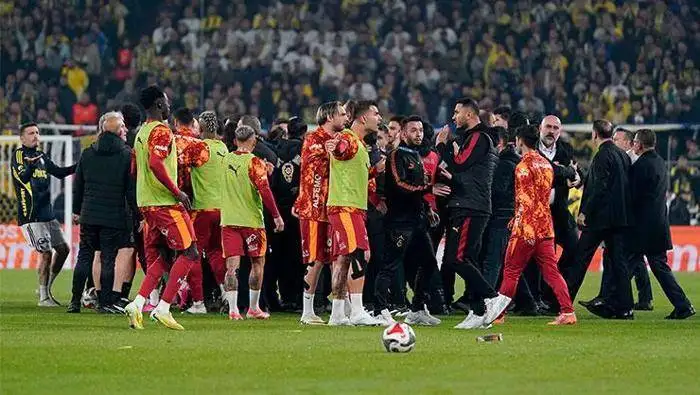 تصویر - درگیری پیش از آغاز دربی