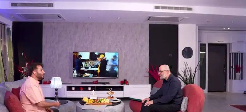 چیدمان منزل مدرن سیاوش مفیدی در برنامه (شام ایرانی) - از مبلمان و کابینت های اروپایی آشپزخانه تا تابلوی هنری!