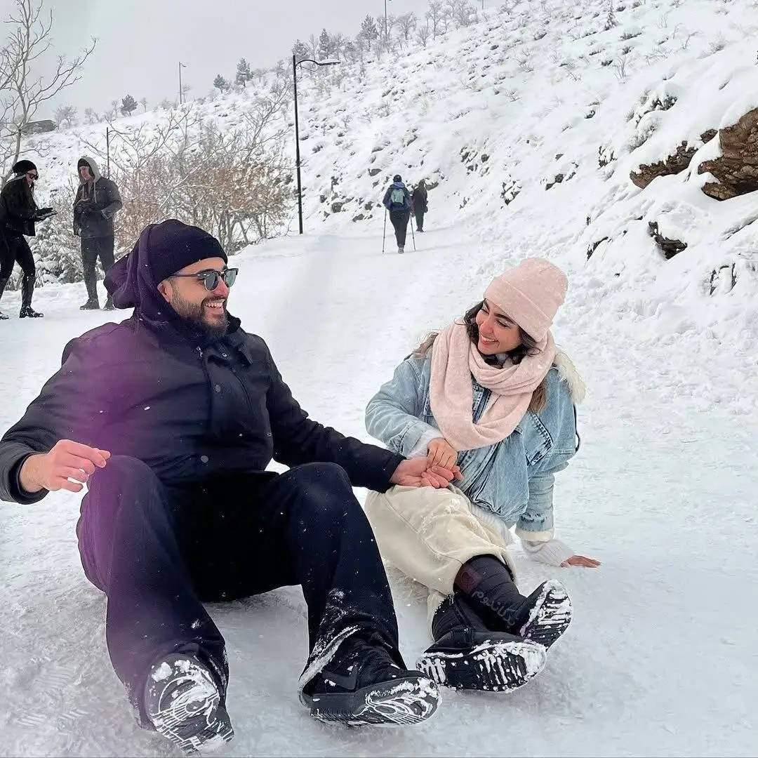 تصویری از سارای سریال (پایتخت) کنار همسرش - عکس