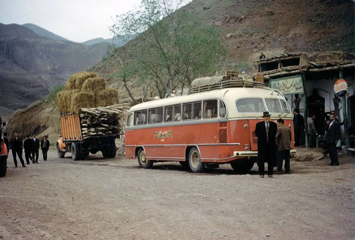 تصویر - اتوبوس خط رشت به تهران ، سال 1336 خورشیدی
