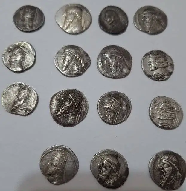 کشف سکه های نقره اشکانی + عکس