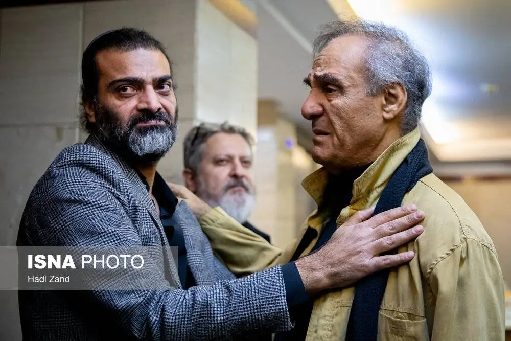 مراسم یادبود هادی مرزبان با حضور هنرمندان - از اکبر زنجانپور تا حامد کمیلی