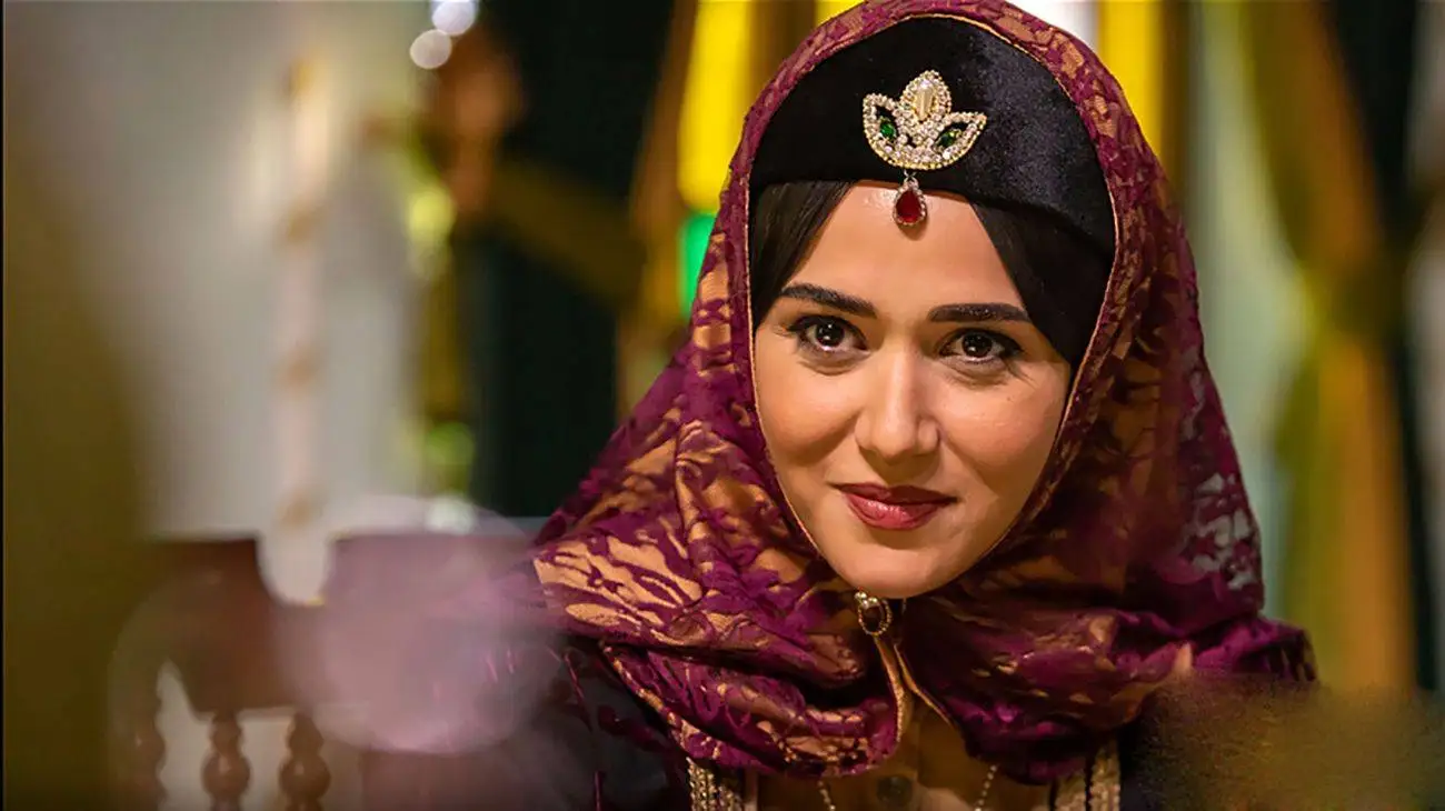 عکس سفر در زمان - این دختر باغبان جایگزین جیران واقعی شاهِ قاجار بود ... - چشمهایش شبیه جیران بود و ...