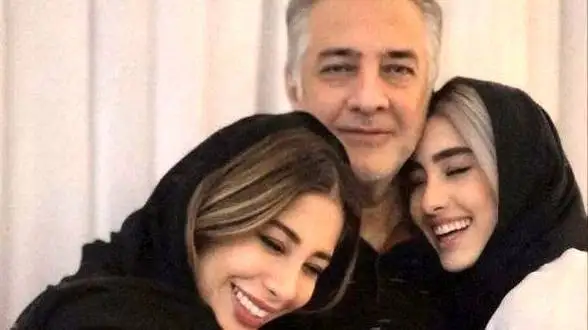 ویدیو - روایت ایرج نوذری از زیبایی باطنی دخترانش - دخترهای من پاشون رو تا حالا جلوی من دراز نکردند...