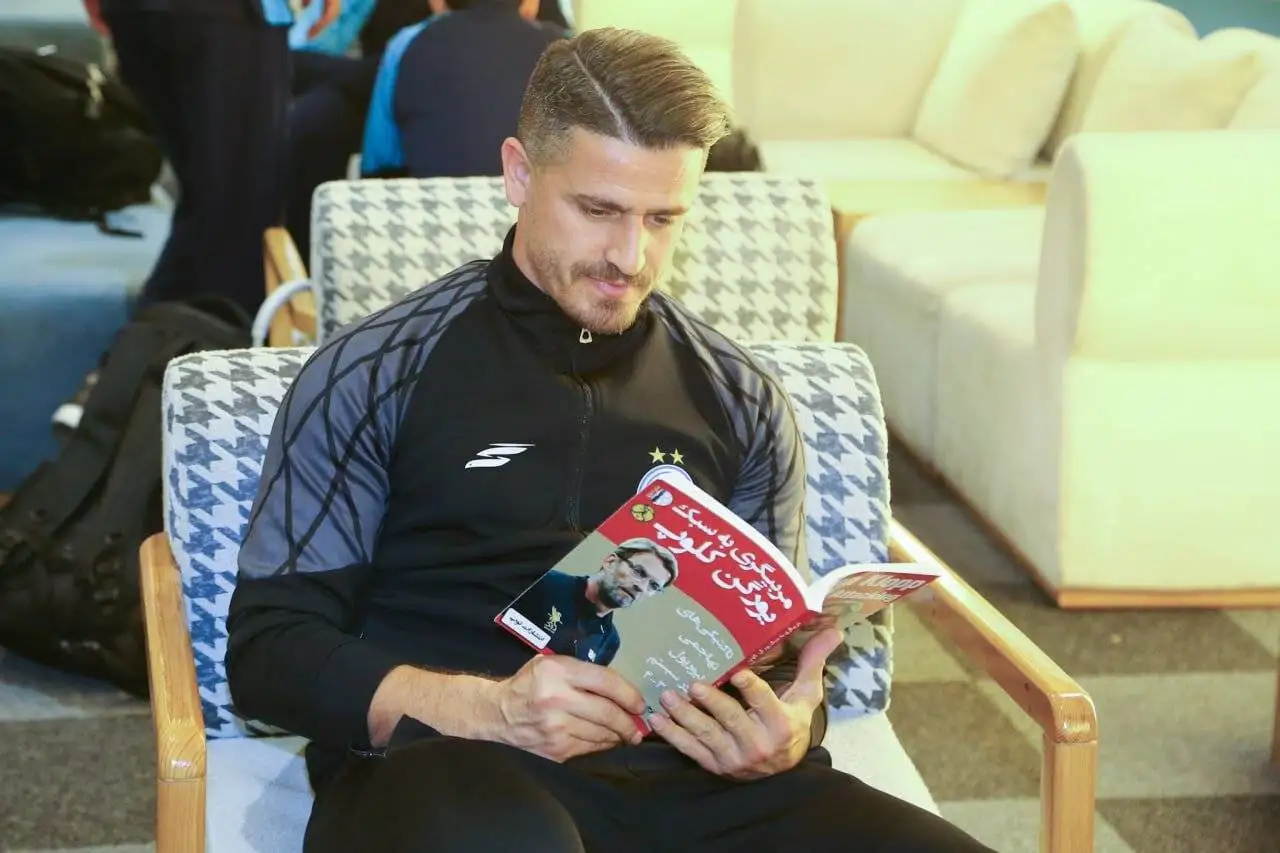 تصویر - وریا غفوری از یورگن کلوپ تقلید می کند!