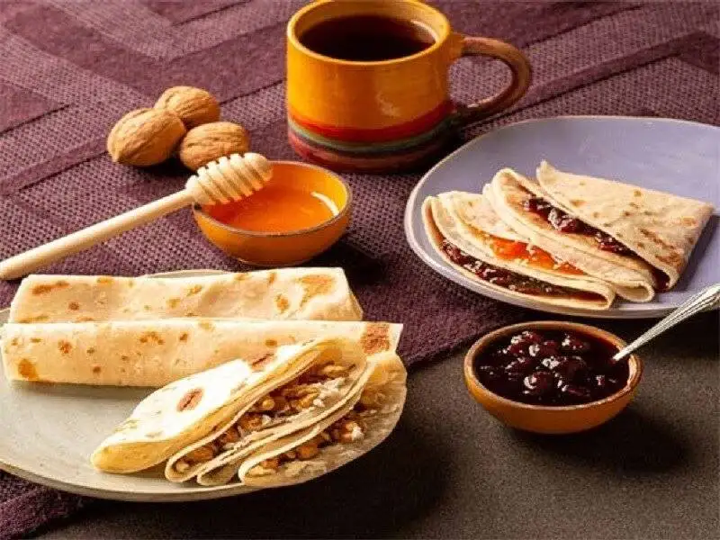 درست کردن نان برنجی گیلان