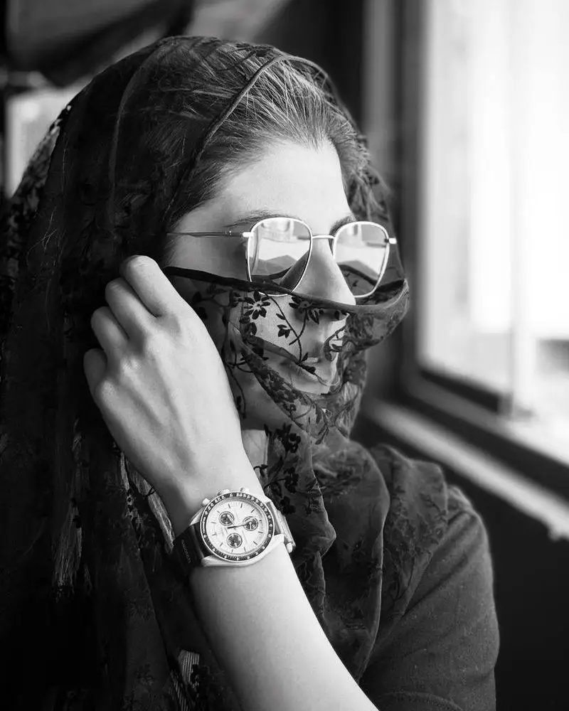 عکس جذاب خانم بازیگر سریال (دیوار به دیوار)