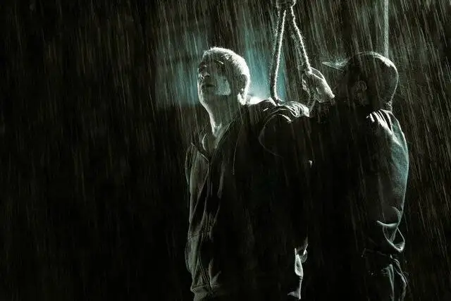 تصویر مهدی پاکدل در کنار طناب دار - کارگردان: ما هم ناراحتیم مثل همه اما...