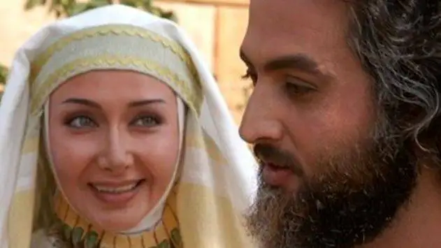 ویدیو - عاشقانه های دلچسب زلیخا با یوزارسیف - کتایون ریاحی : عشق کار دل است علت و منطق نمی شناسد ... - هوس با عشق .. - عاشق شدی ...