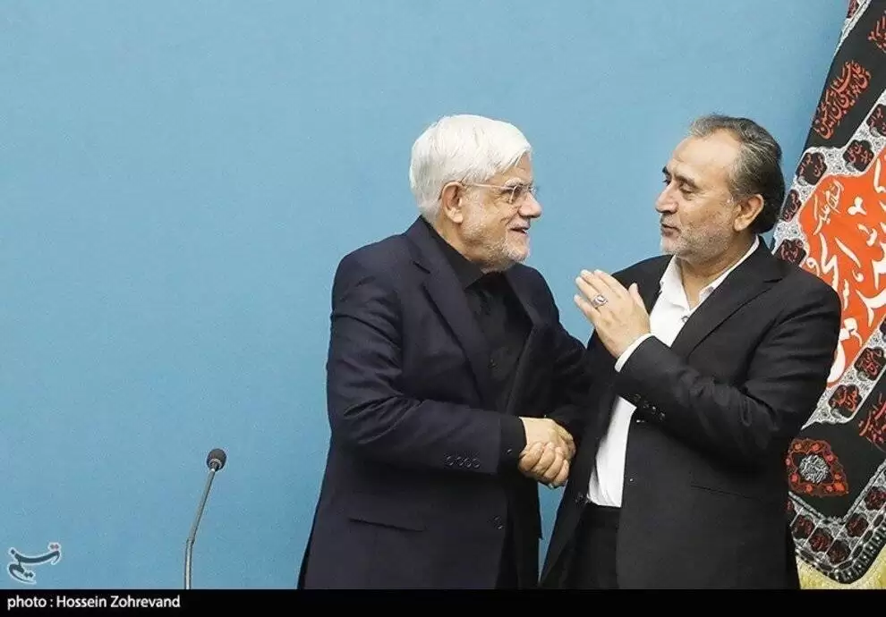 تصاویر - قاب هایی متفاوت از یک مراسم؛ دقت محمد دهقان به هدیه پایان کارش