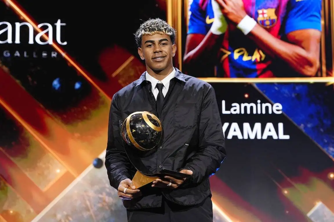 تصویر - رونمایی از برنده های گلوب ساکر؛ رونالدو و دمبله جایزه گرفتند