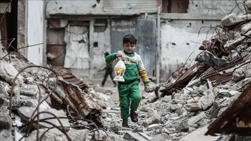 روایت رمضان در غزه؛ از فانوس های بازیافتی و تا آذین بندی ویرانه ها